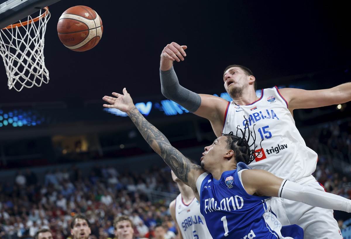 Miro Litl i Nikola Jokić na meču Finska Srbija