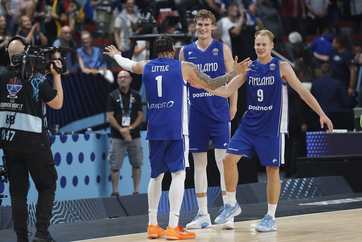 Miro Litl sa Laurijem Markanenom i Sasuom Salinom na Eurobasketu