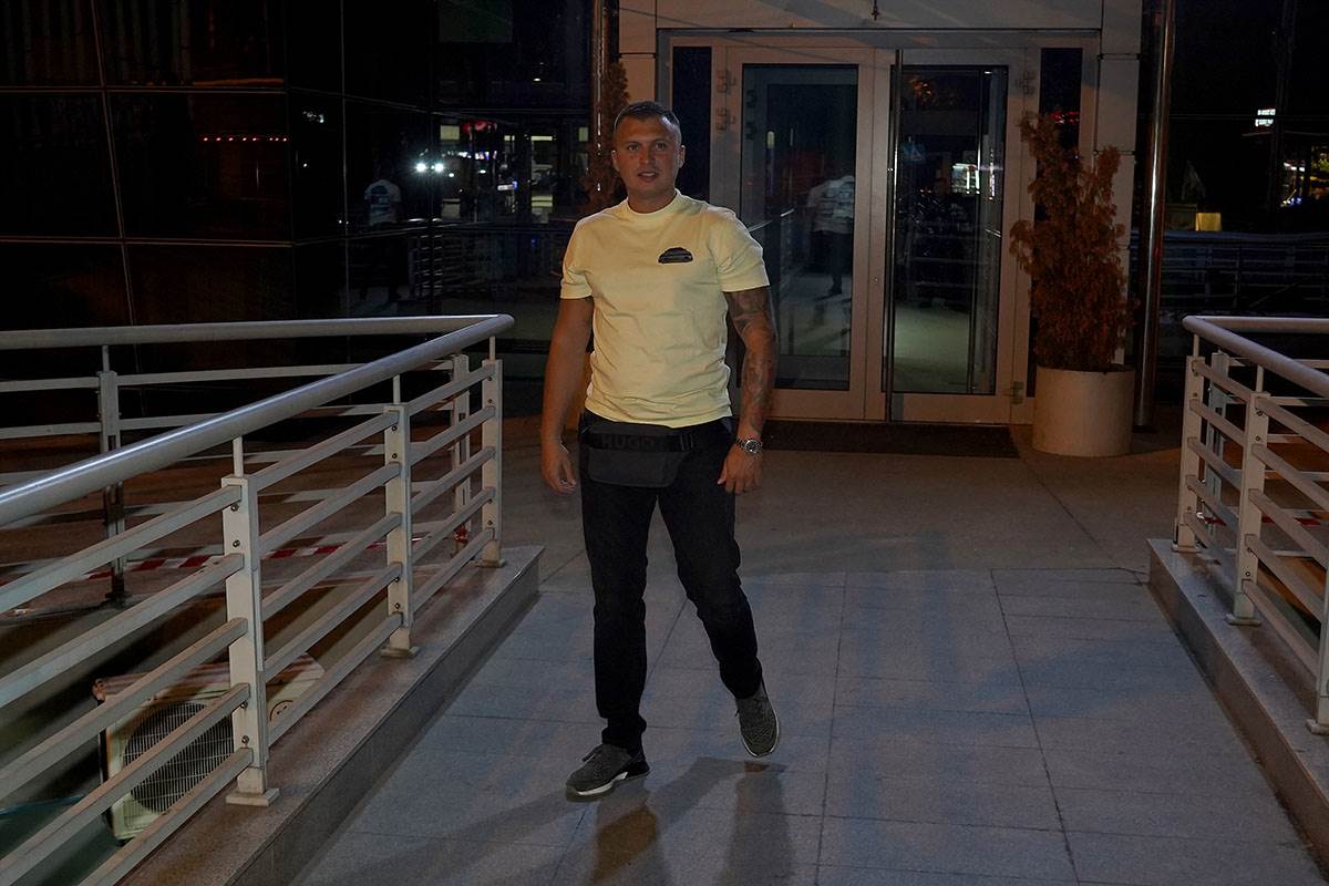 Isplivala prepiska Anite Stanojlović i Karića: Polomio se da smuva drugaricinu bivšu, a zamalo im kumovao