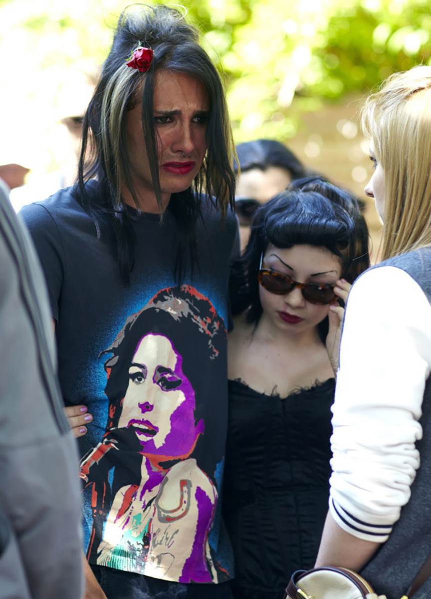 Sahrana i roditelji Ejmi Vajnhaus (3).jpg