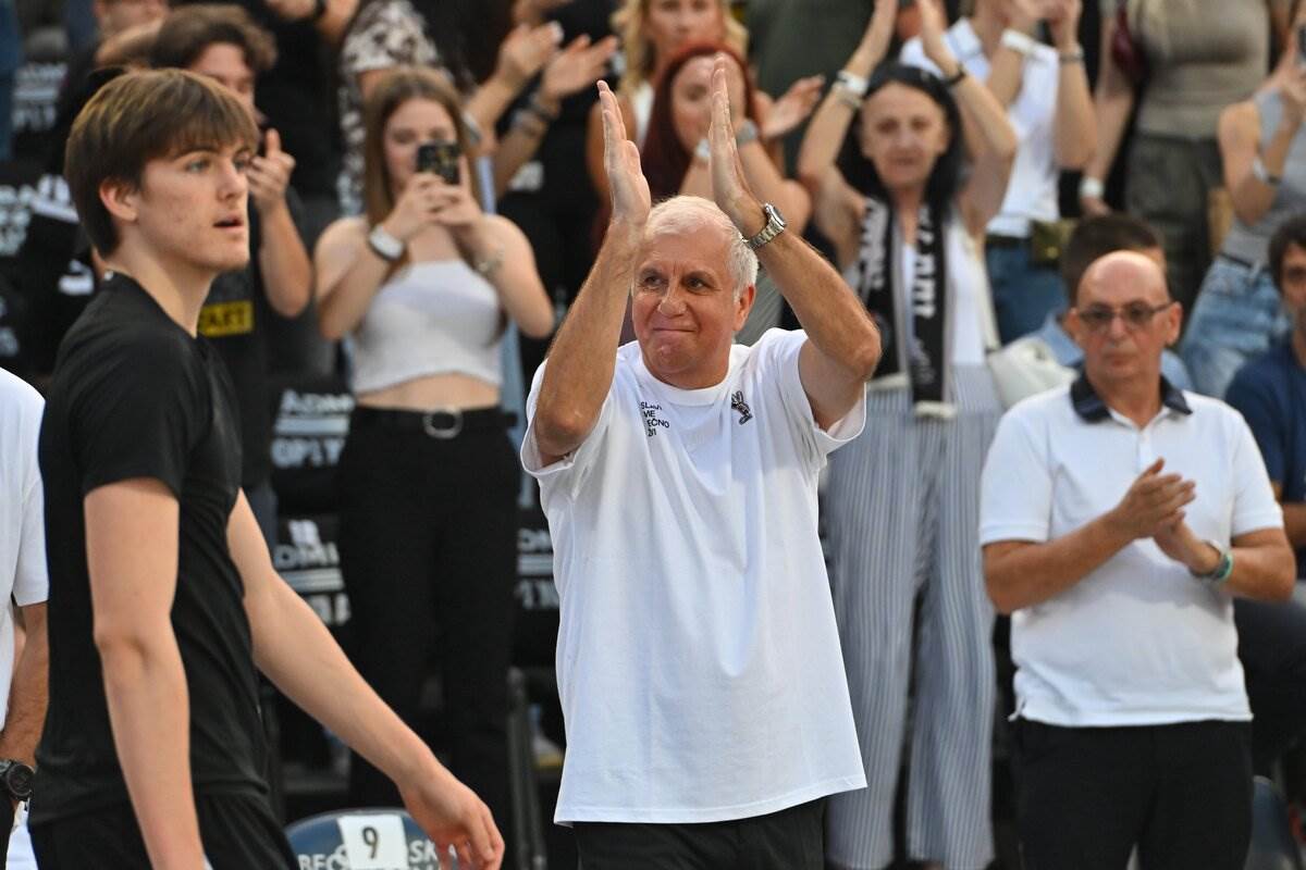 Ovacije za Željka Obradovića na meču Partizan - PAOK na Tašmajdanu