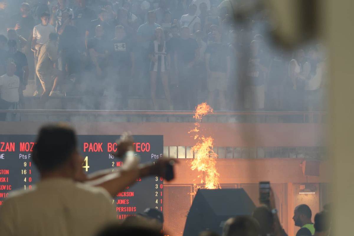 Požar na utakmici Partizana na Tašmajdanu