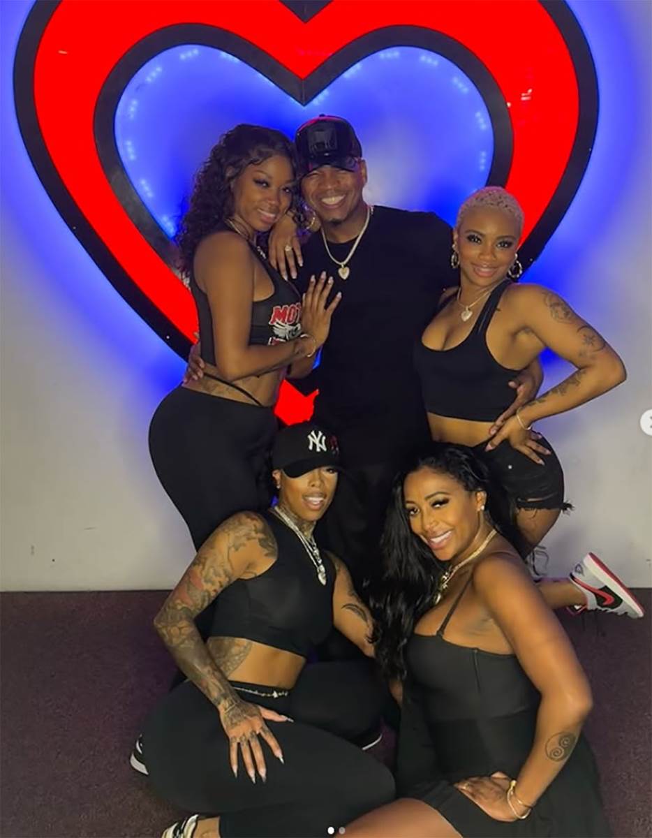 Ne Yo i devojke (8).jpg