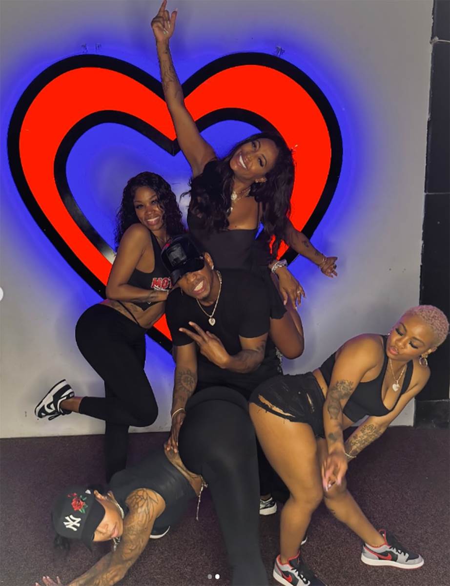 Ne Yo i devojke (9).jpg