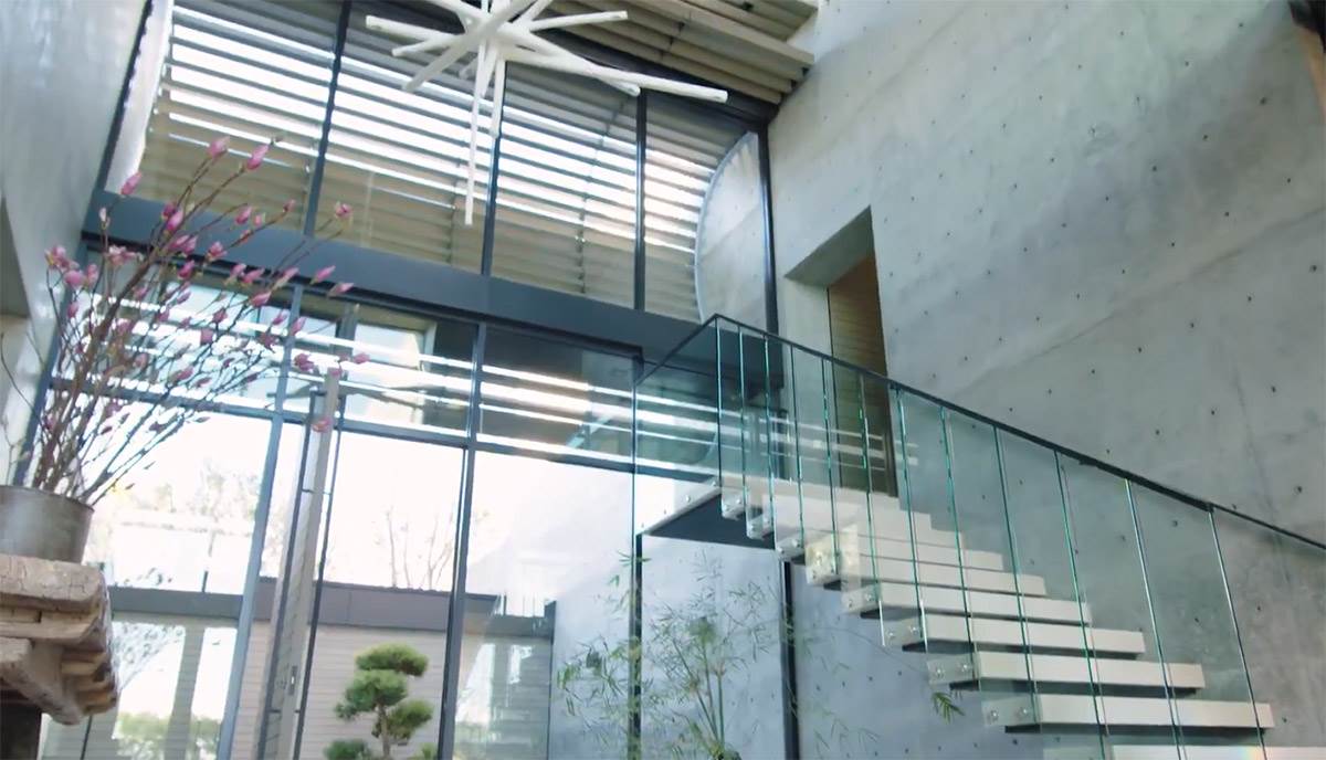 Kuća Luke Dončića u Los Anđelesu (13).jpg