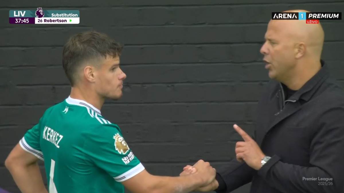 Arne Slot izveo Miloša Kerkeza iz igre i očitao mu lekciju