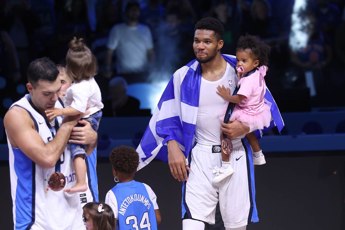 Janis Adetokumbo zagrlio ćerku na Eurobasketu