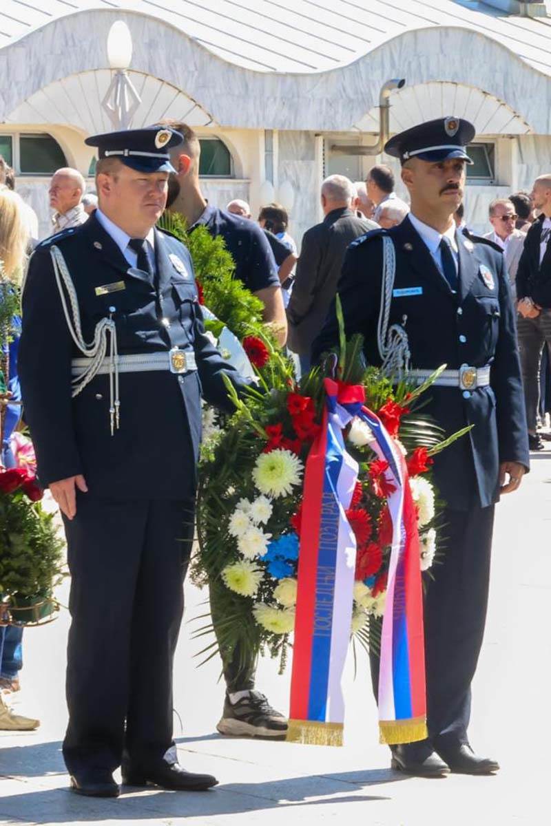 Sahrana Mileta Novakovića 2.jpg