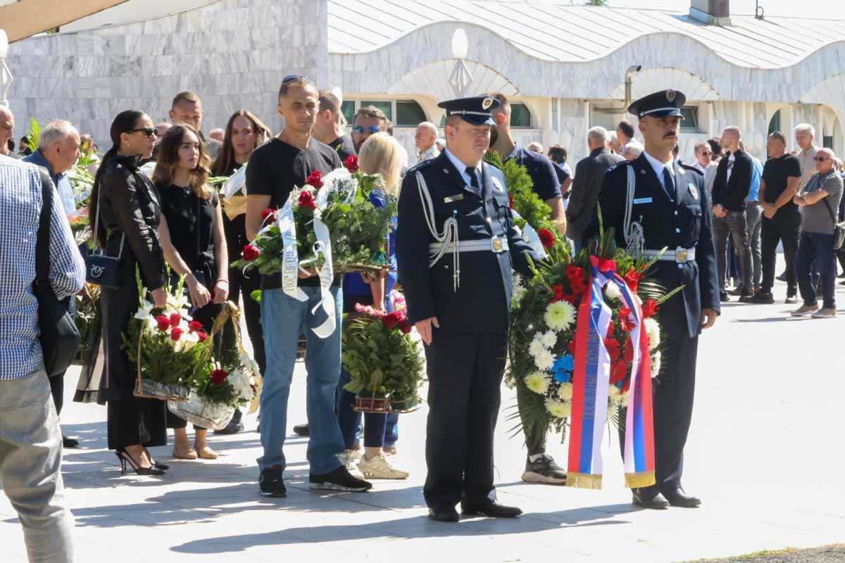 Sahrana Mileta Novakovića 3.jpg