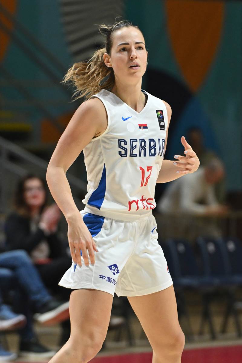 Jovana Nogić na meču Srbije i Severne Makedonije posle postignutih poena