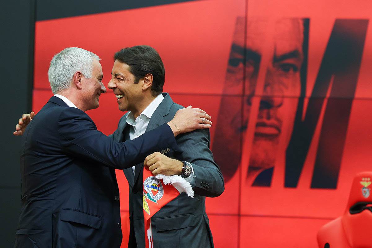 Žoze Murinjo se grli sa Rui Koštom u Benfici