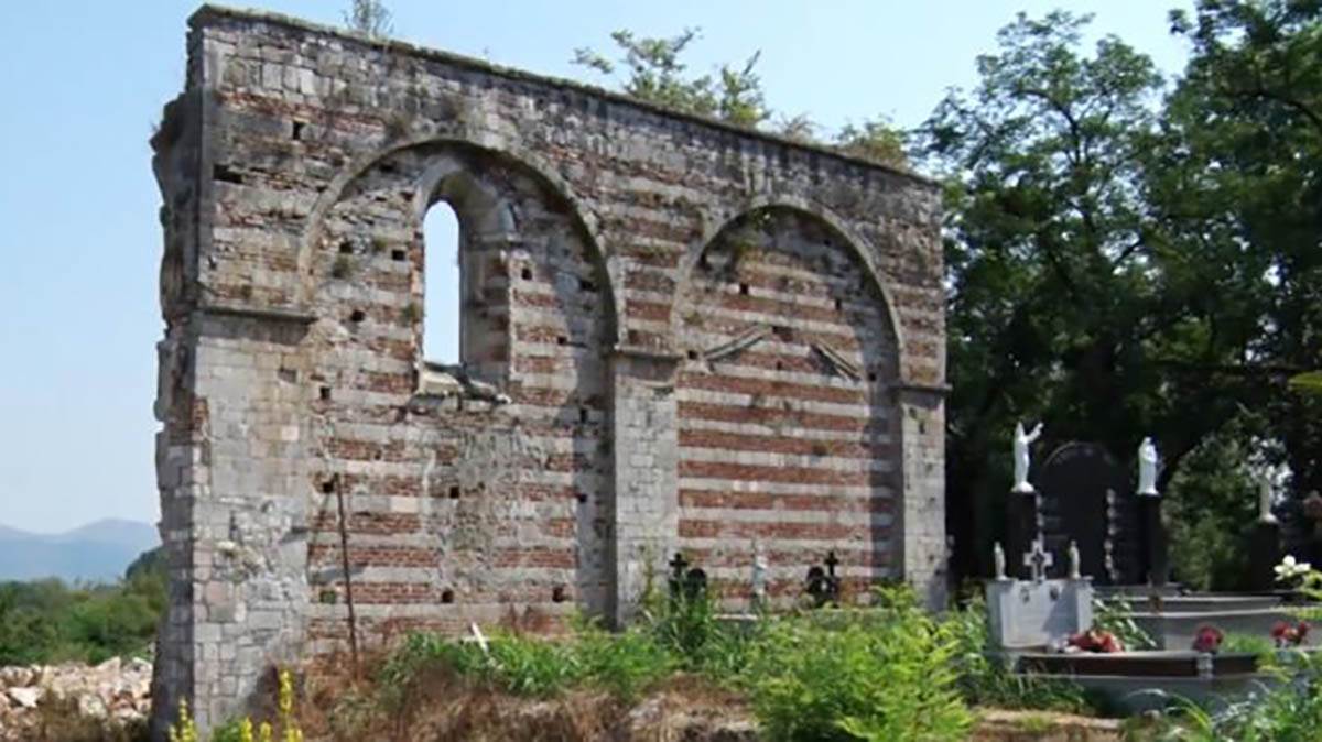 Manastir Svetih Sergija i Vlakha (3).jpg