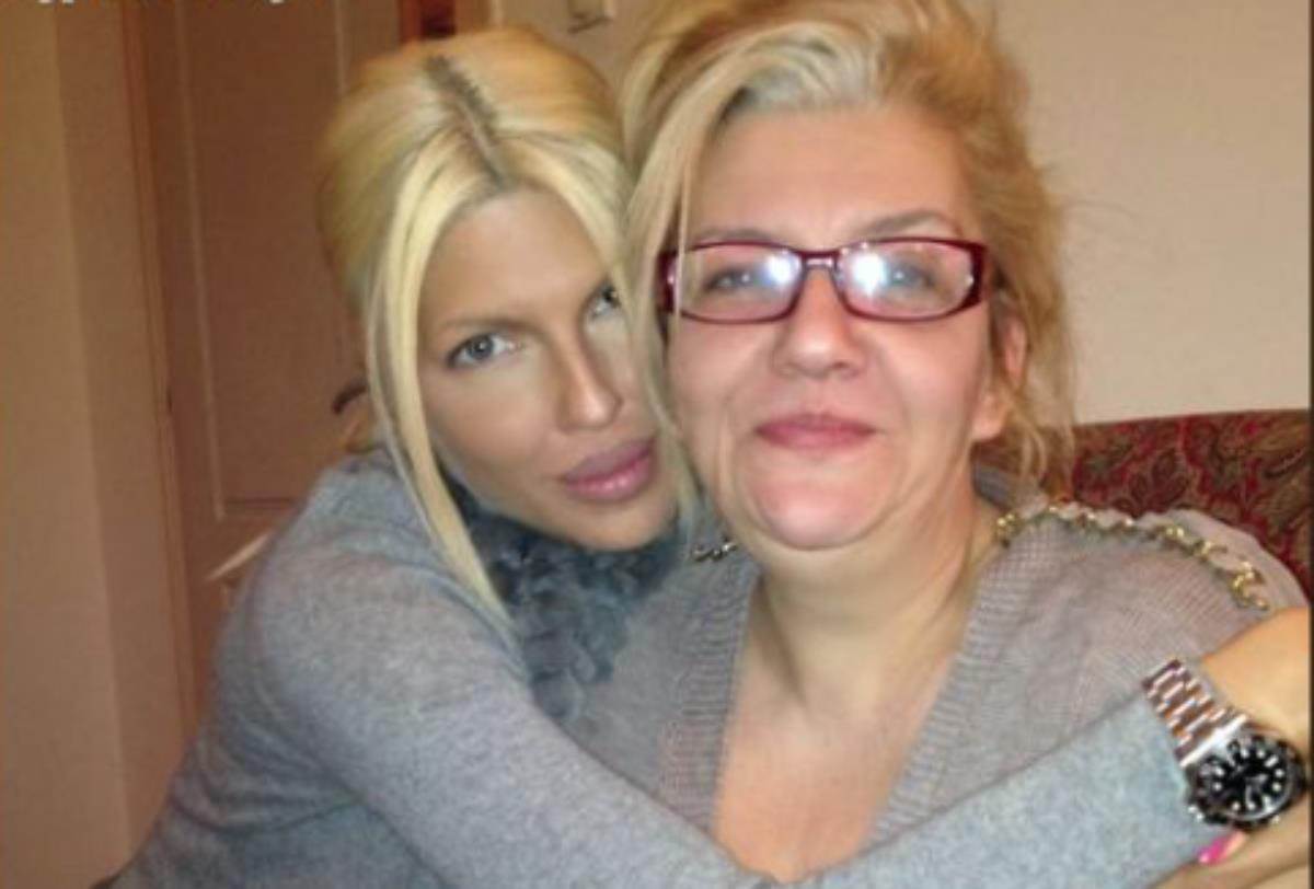 Marina Tucaković sa saradnicima i prijateljima (7).jpg