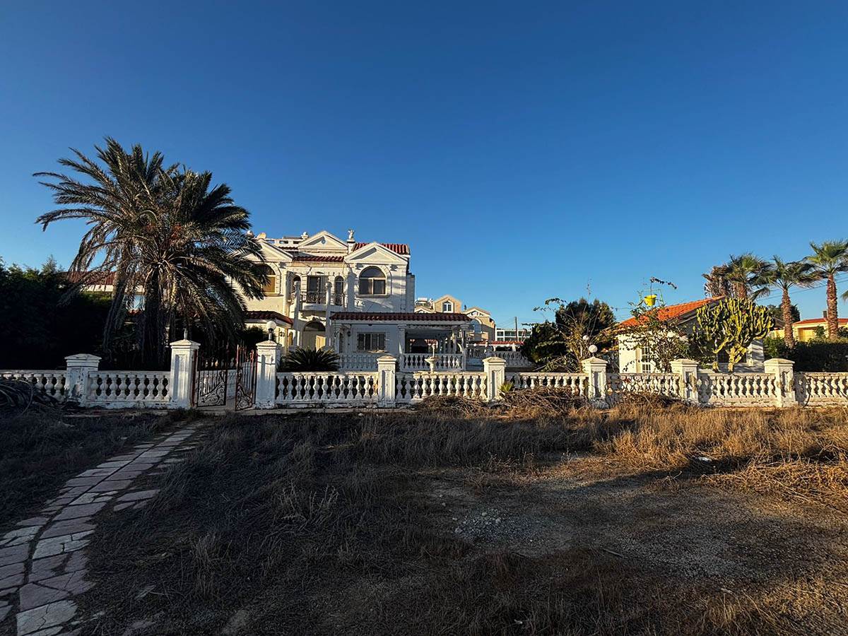 Vila Cece Ražnatović na Kipru (11).jpg