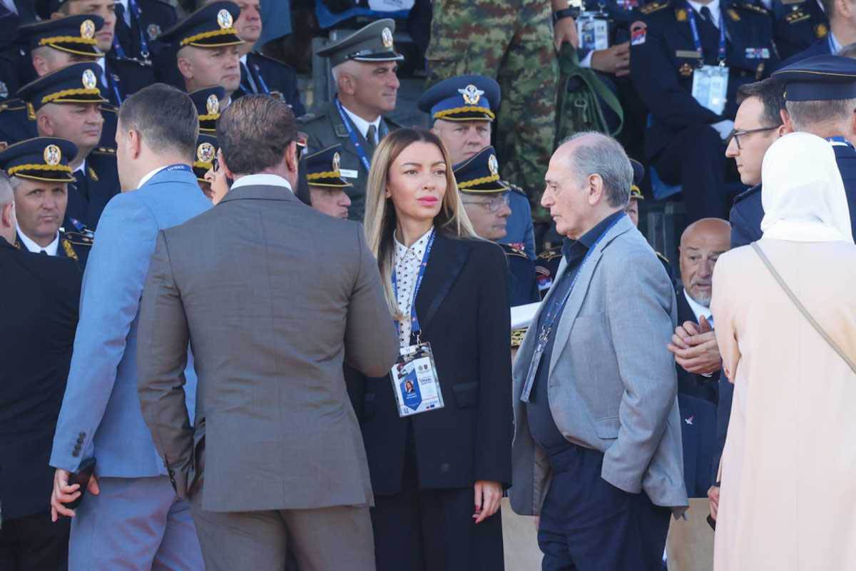 Vojna parada 2025 - Državni zvaničnici stigli na paradu (4).jpg