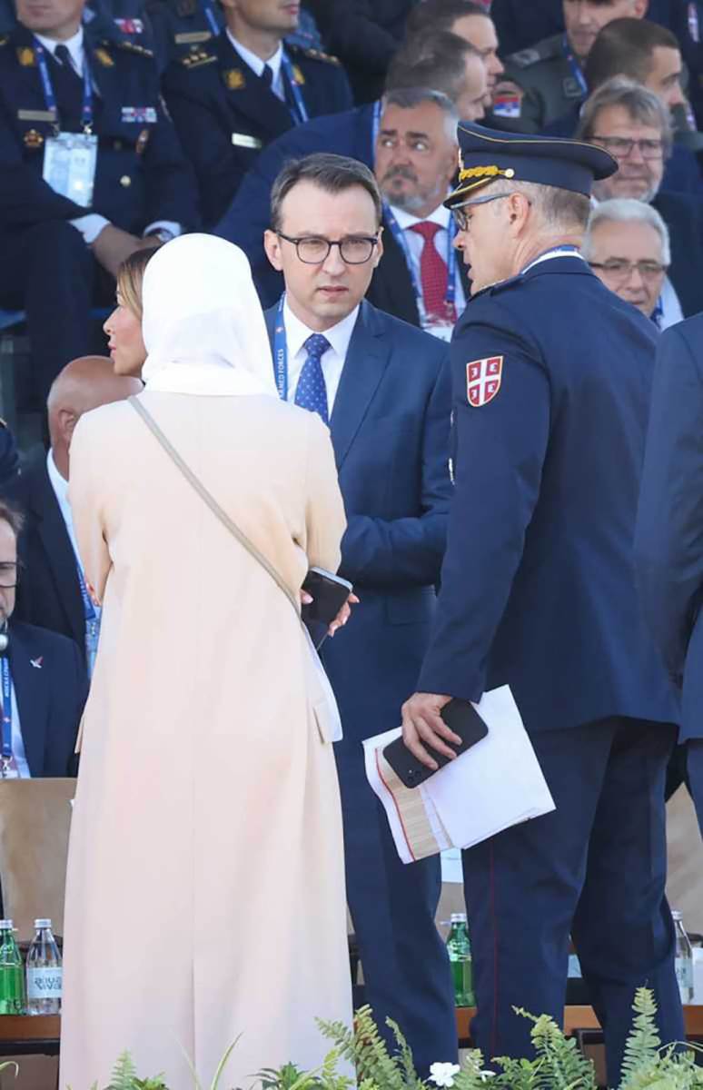 Vojna parada 2025 - Državni zvaničnici stigli na paradu (6).jpg