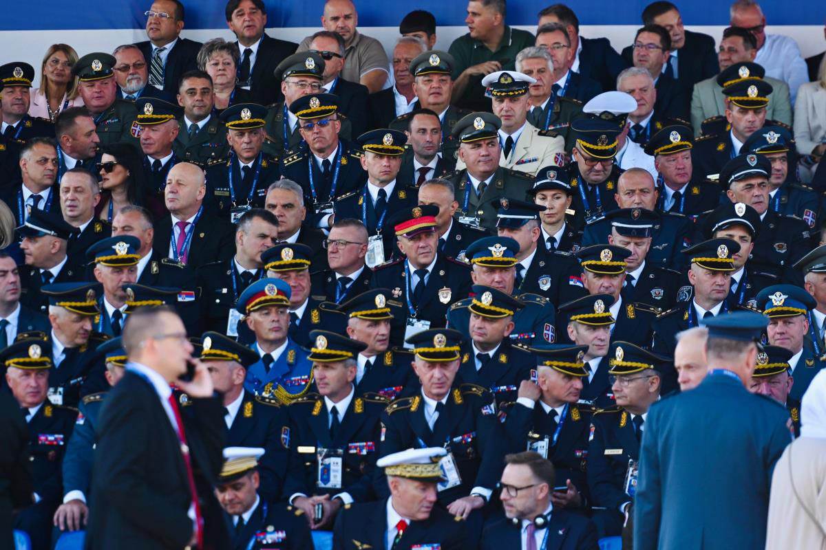 Vojna parada 2025 - Državni zvaničnici stigli na paradu (8).jpg