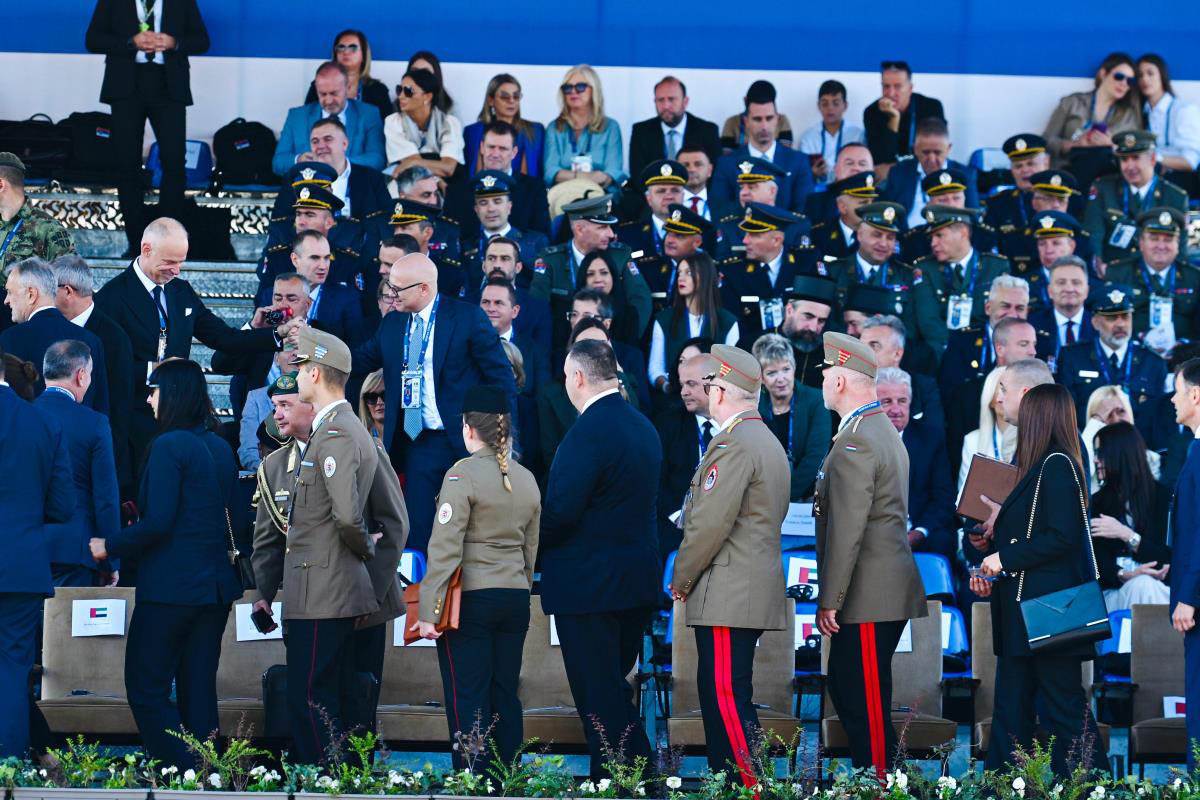 Vojna parada 2025 - Državni zvaničnici stigli na paradu (10).jpg