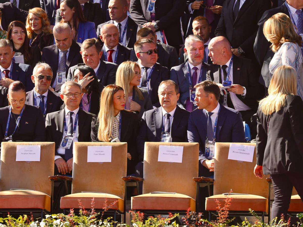 Vojna parada 2025 - Državni zvaničnici stigli na paradu (11).jpg