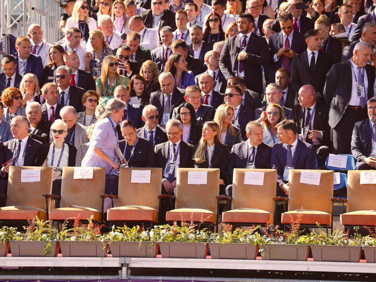 Vojna parada 2025 - Državni zvaničnici stigli na paradu (13).jpg