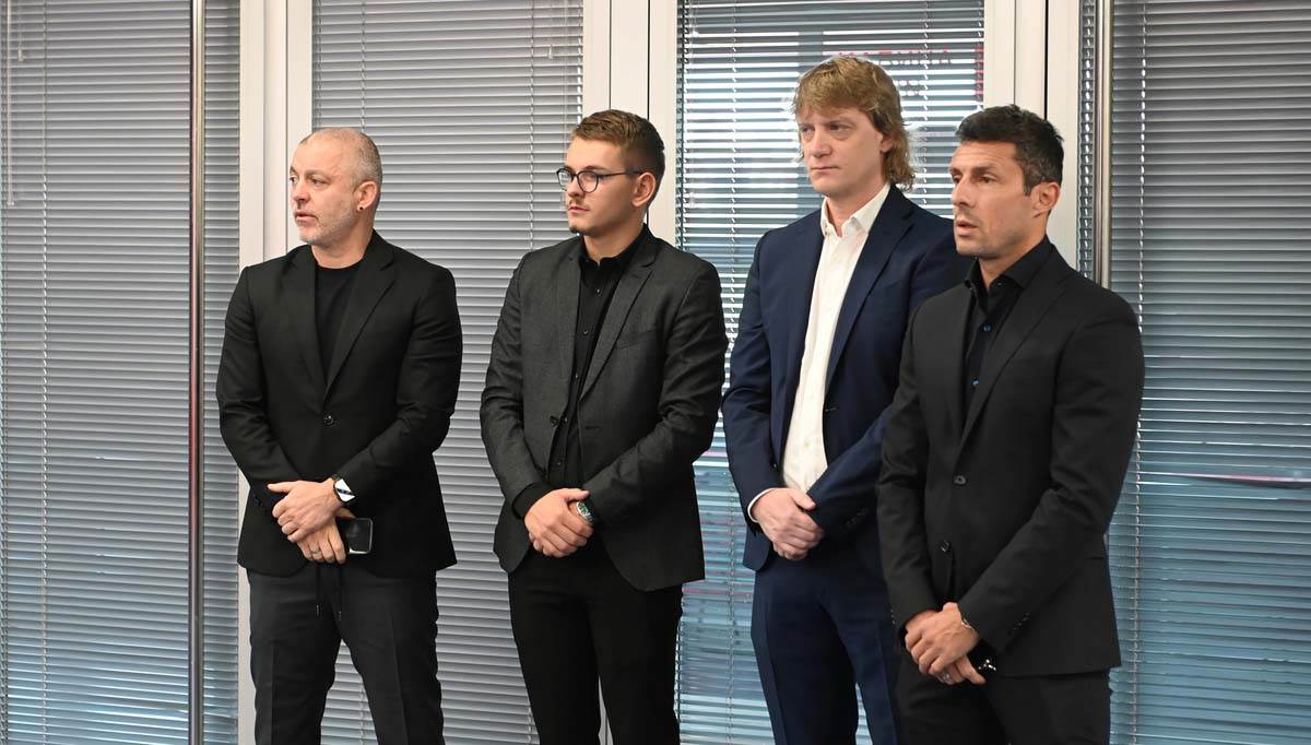 Nikola Lazetić, Dušan Basta i Dušan Anđelković  na komemoraciji Dejana Milovanovića na Marakani