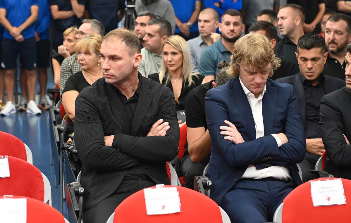 Branislav Ivanović i Dušan Basta na komemoraciji Dejana Milovanovića na Marakani