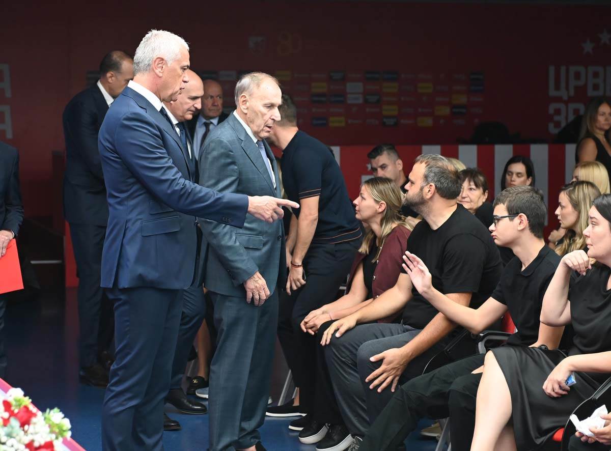 Zvezdan Terzić i Dragan Džajić na komemoraciji Dejana Milovanovića na Marakani