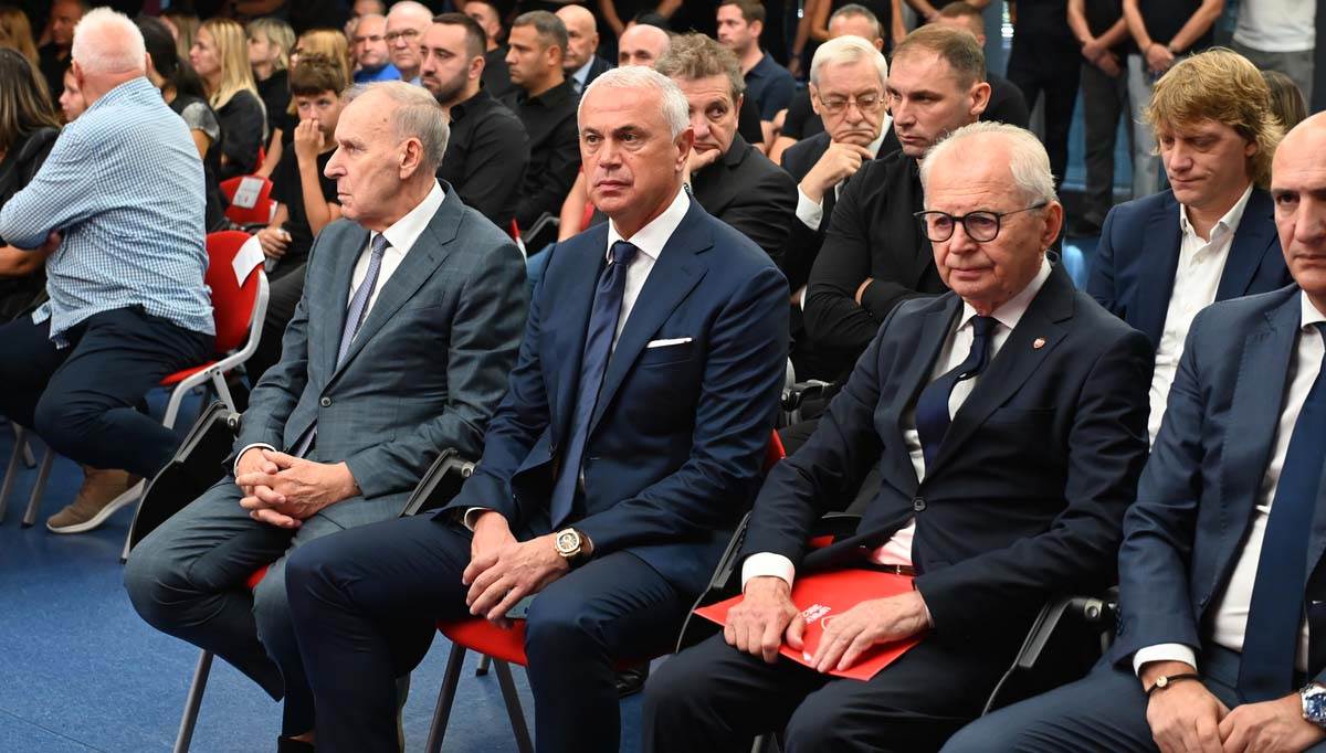 Svetozar Mijailović, Zvezdan Terzić i Dragan Džajić na komemoraciji Dejana Milovanovića na Marakani