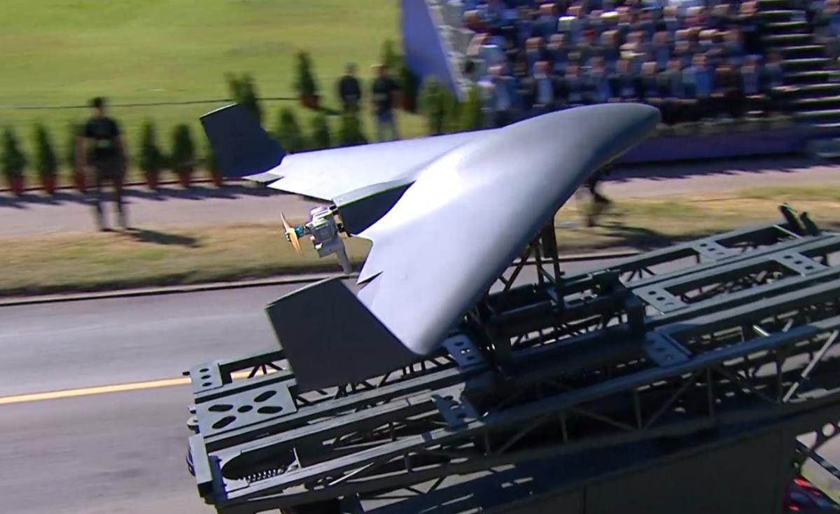 Vojna parada 2025 - dronovi (1).jpg