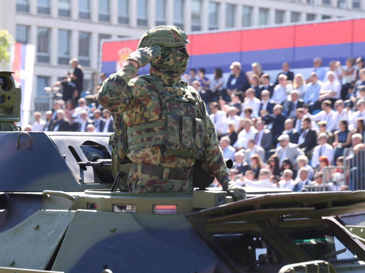 Vojna parada 2025 - vozila 1.jpg