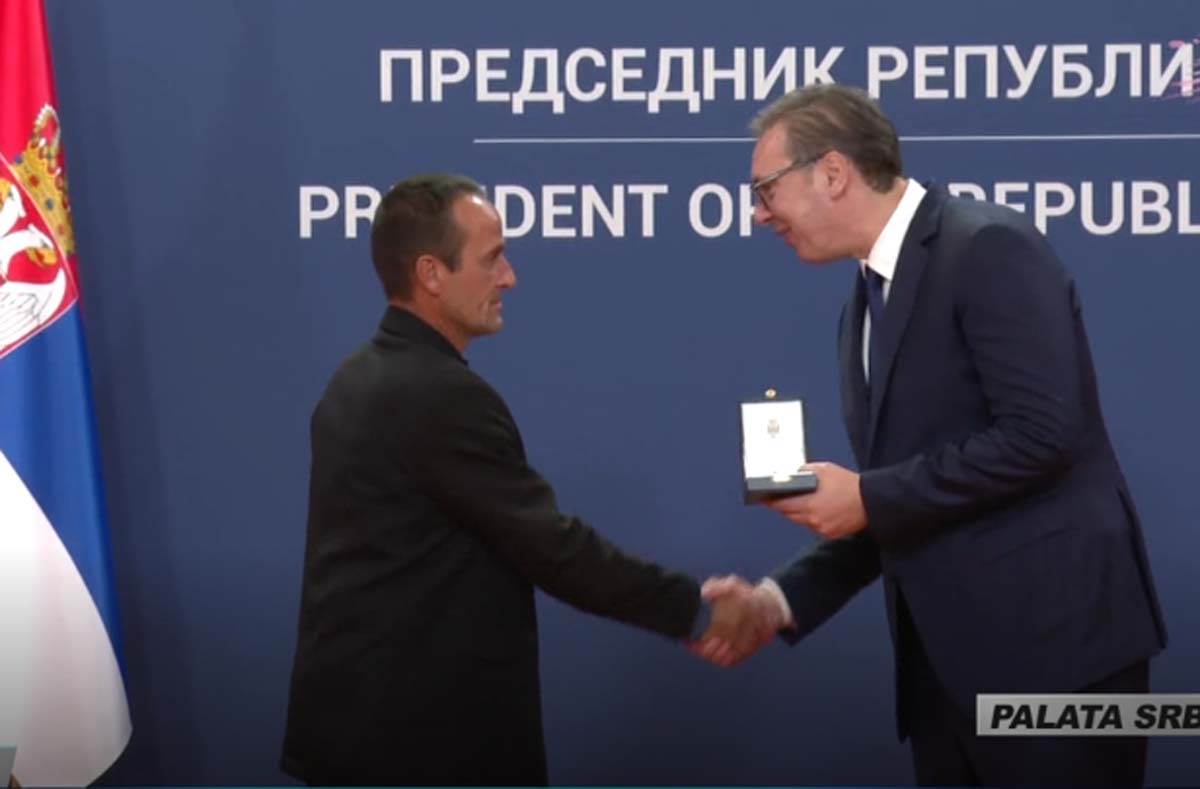 Aleksandar Vučić uručuje odlikovanja 17.jpg