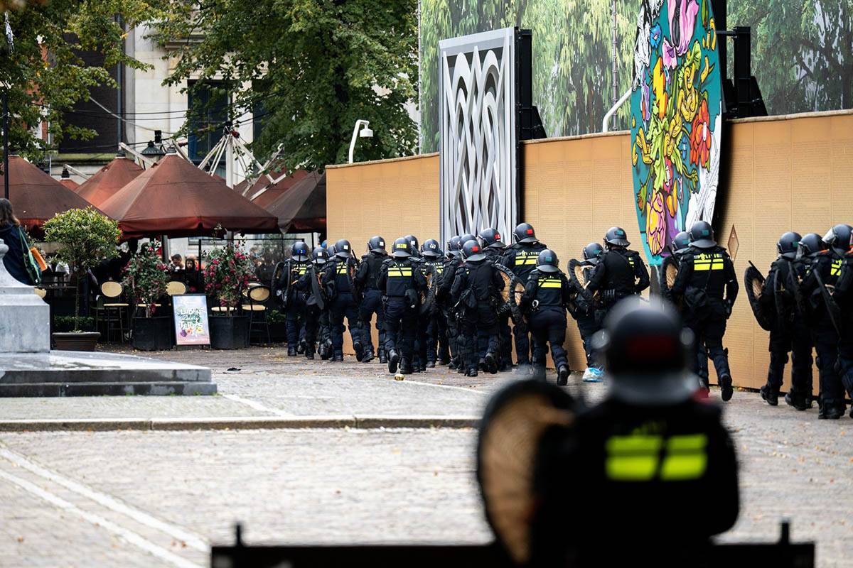 protest u Hagu (1).jpg