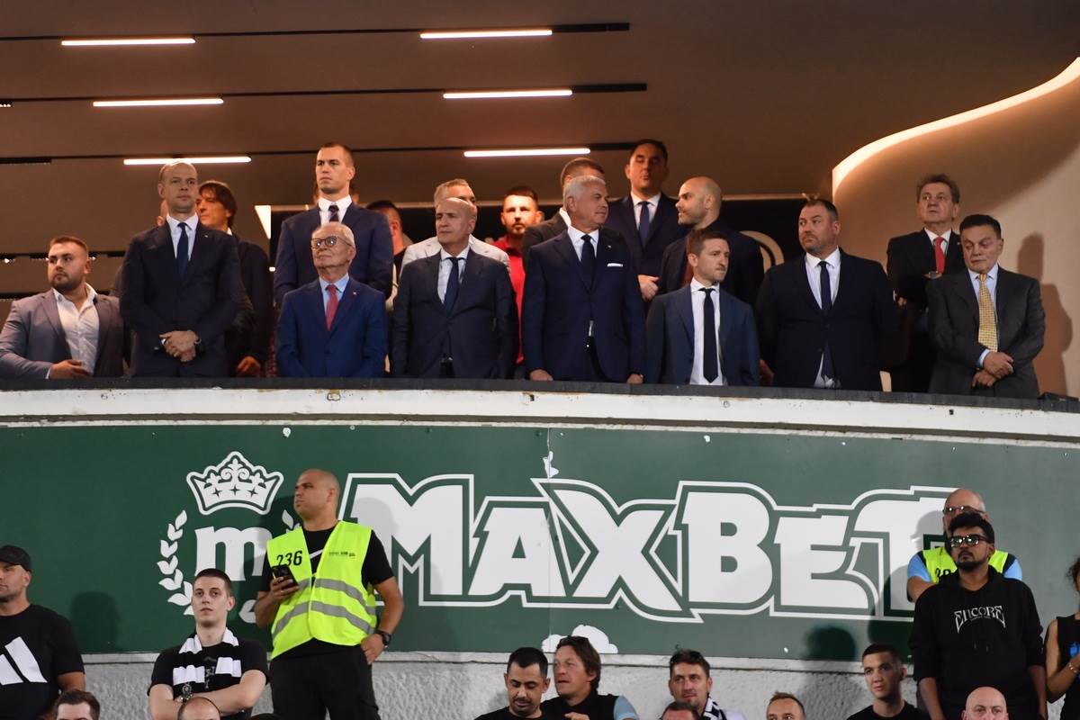 Delegacija Crvene zvezde na derbiju u Humskoj