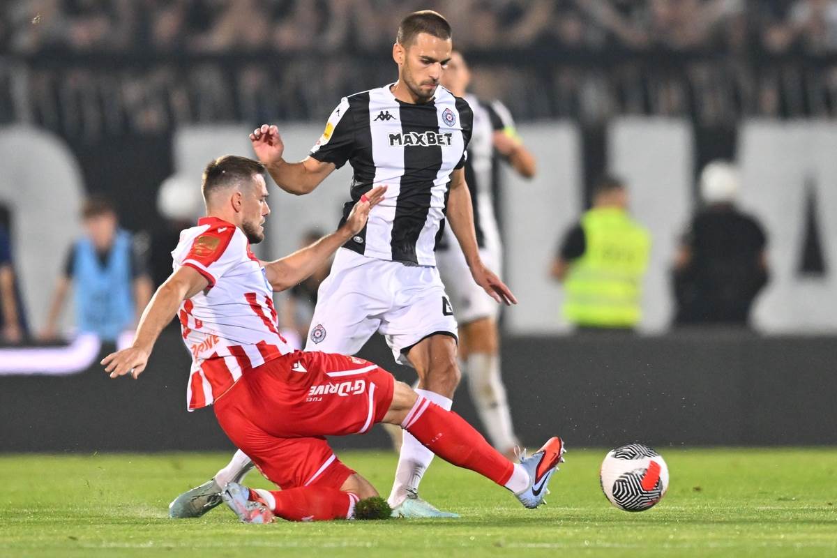 Partizan - Crvena zvezda Nikola SImić