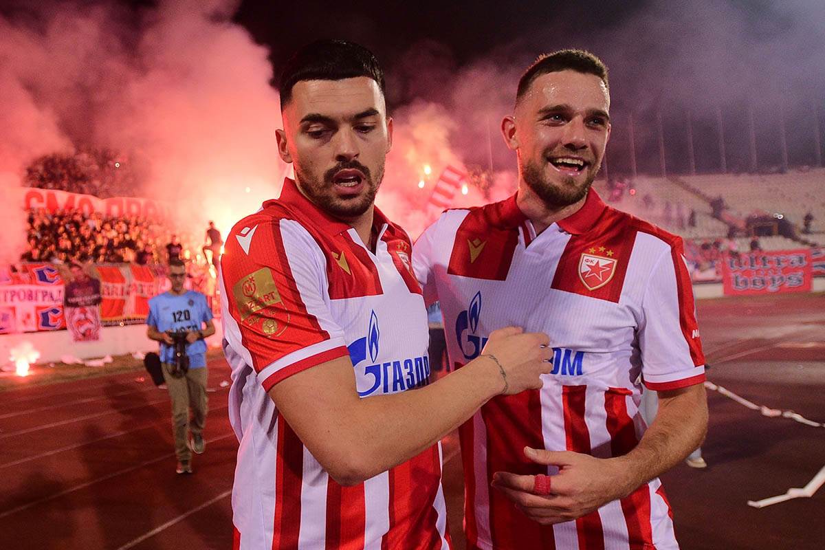Nemanja Radonjić i Timi Maks Elšnik slave gol u derbiju