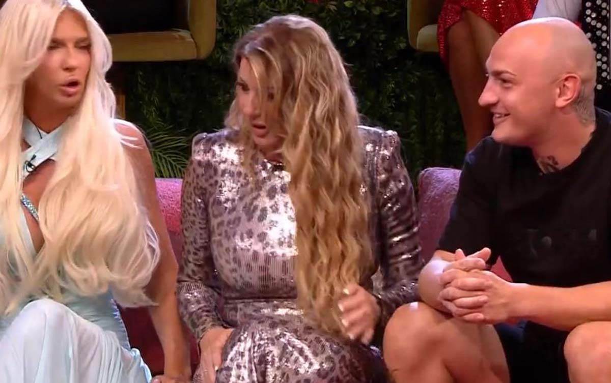 Jelena Karleuša i Desingerica 3.jpg