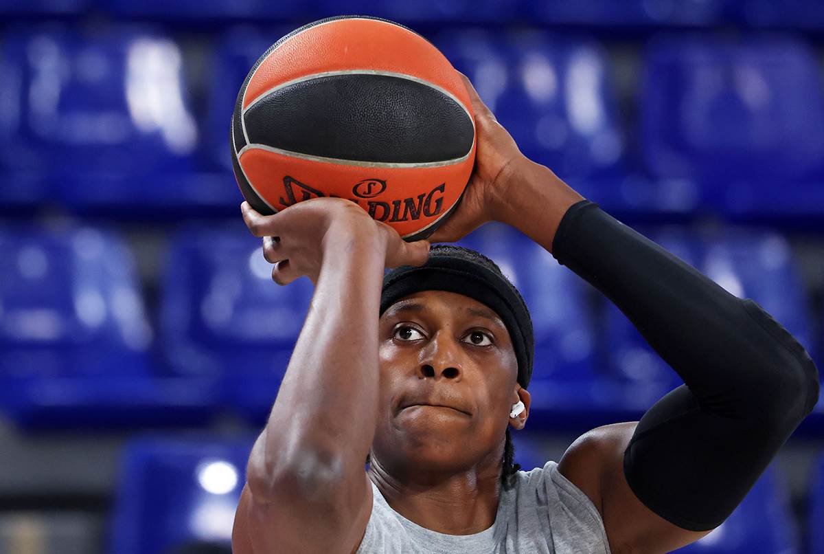 Frenk Nilikina u dresu Partizana.