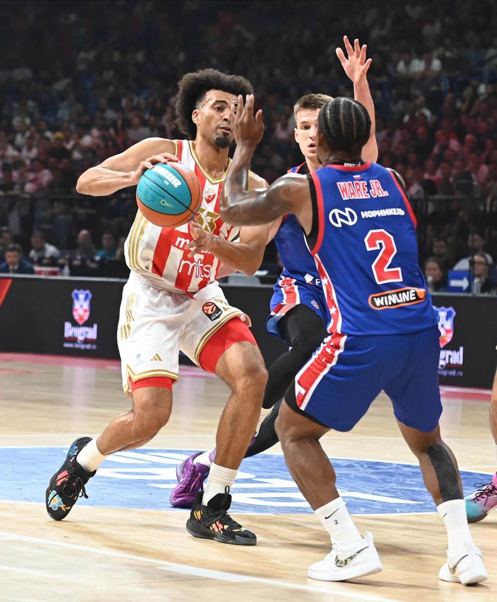 Crvena zvezda CSKA Moskva VTB Superkup 11.jpg