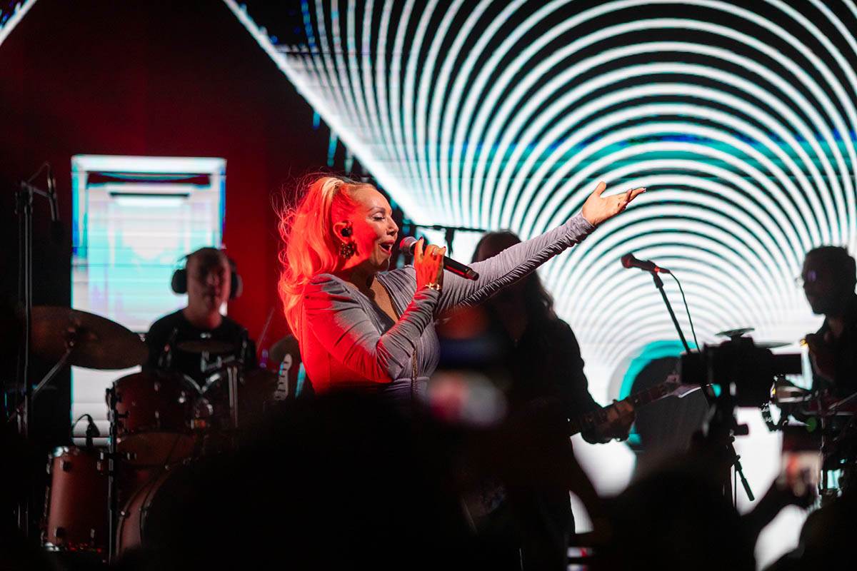 WMG i Lepa brena u Rovinju (10).jpg