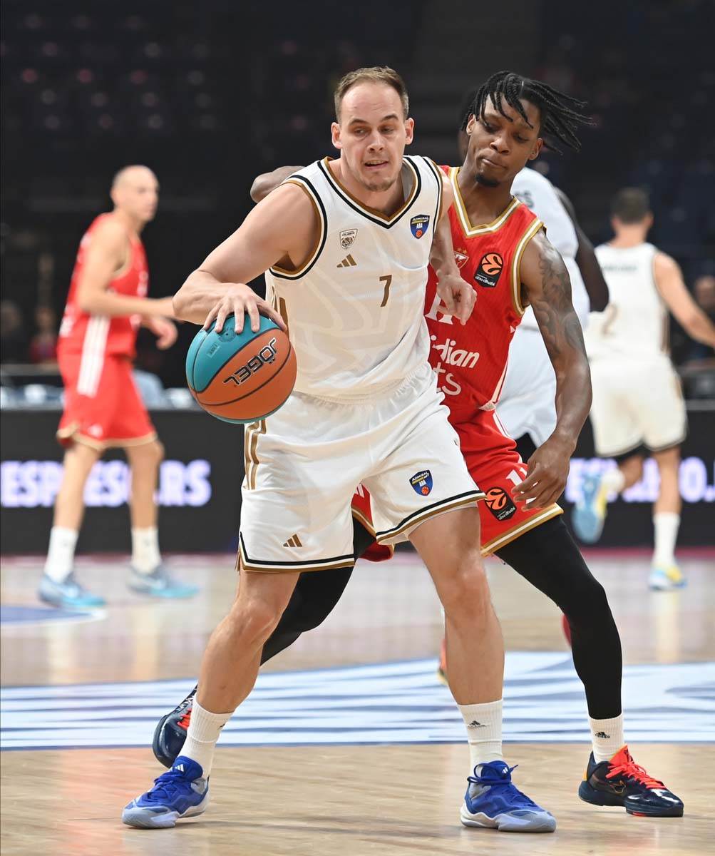 Crvena Zvezda - Dubai 14.jpg