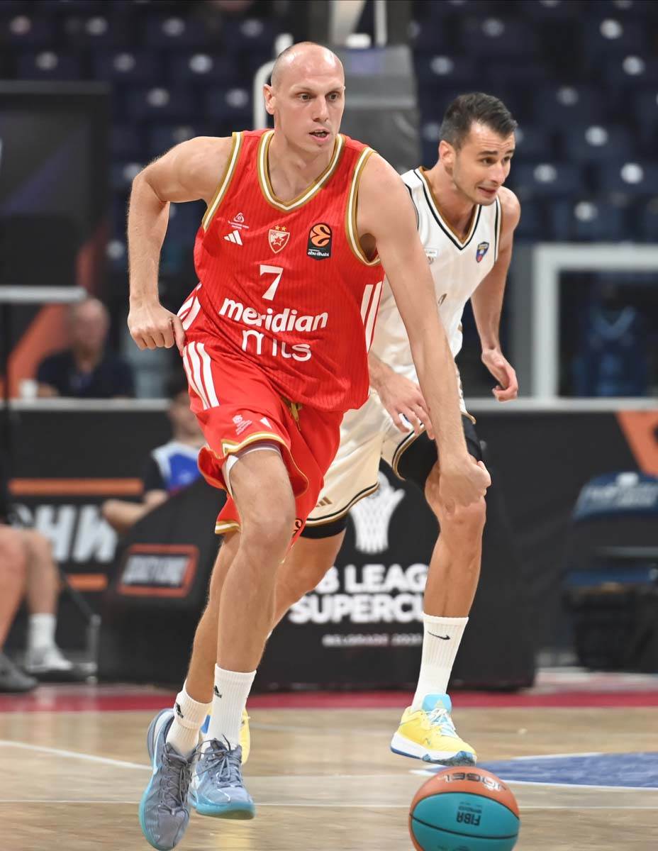 Crvena Zvezda - Dubai 18.jpg