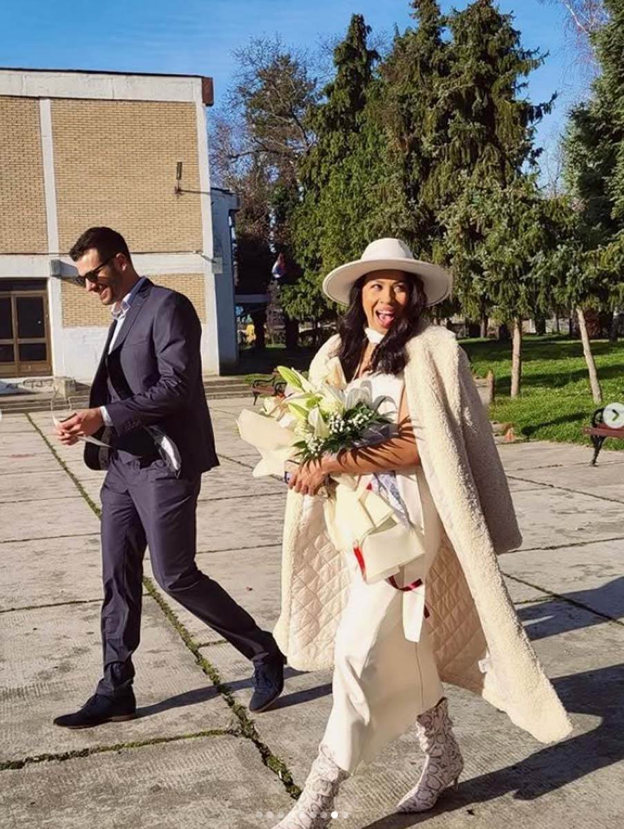 pevačica Ejža i muž Srbin 5.jpg