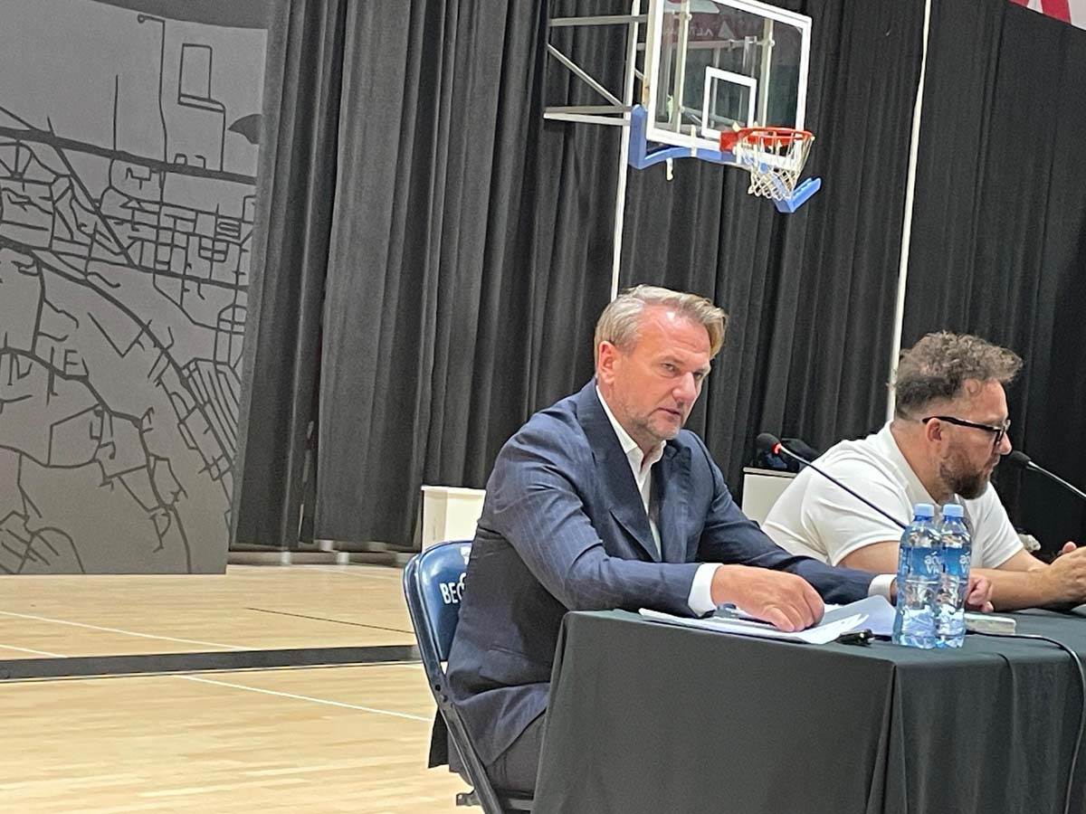 Ostoja Mijailović na konferenciji 3.jpg