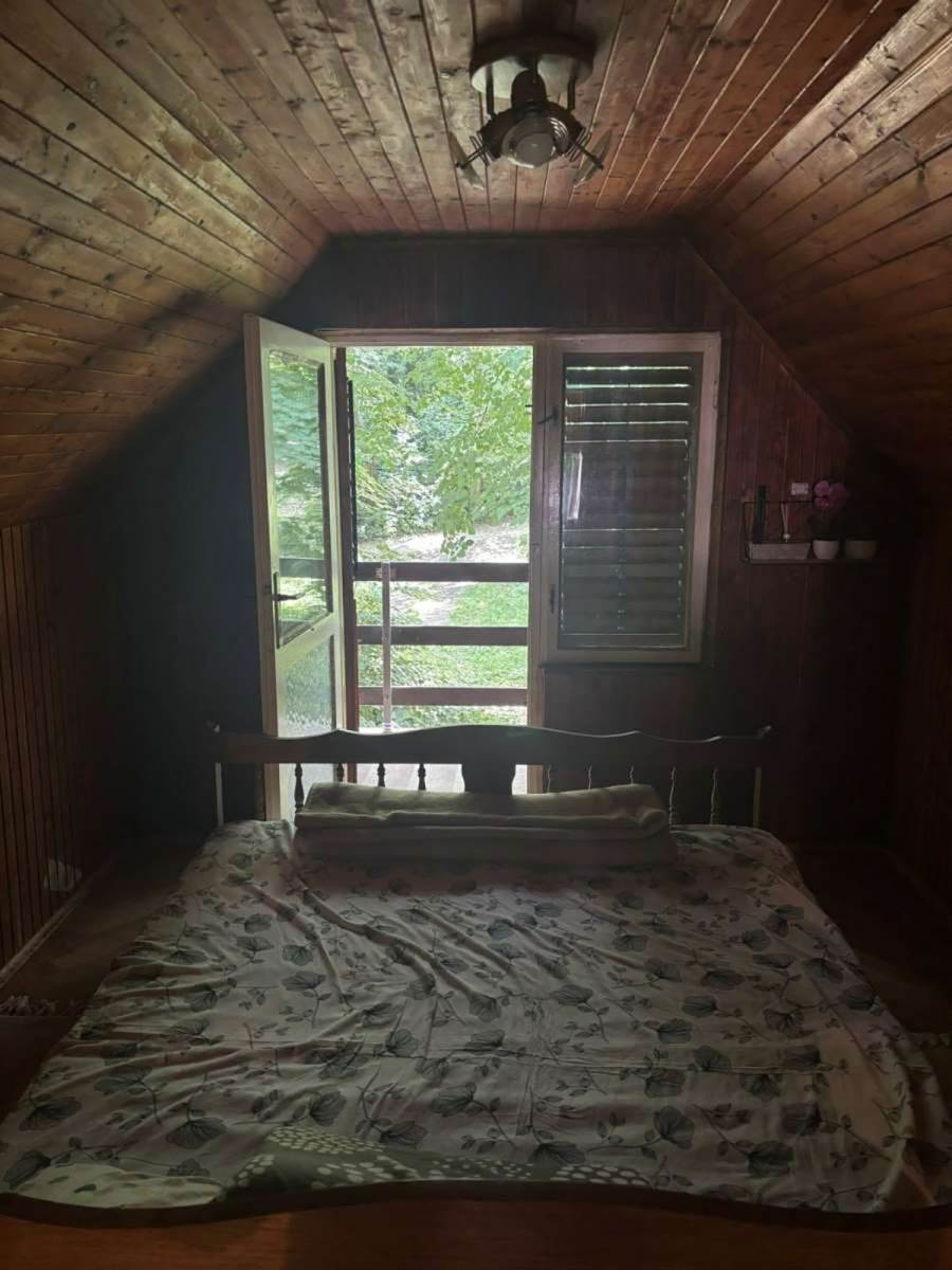 Vikendica na prodaju (3).jpg