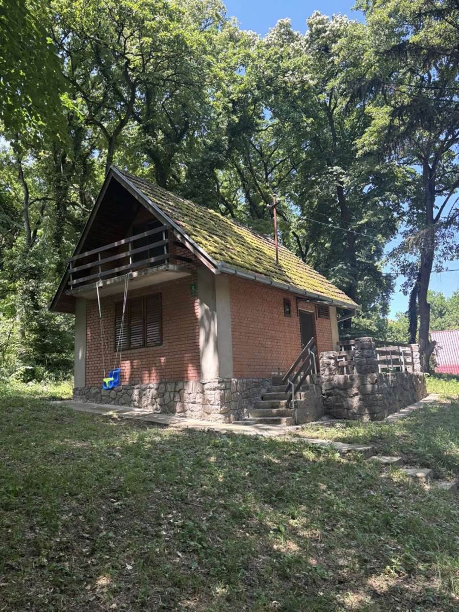 Vikendica na prodaju (5).jpg