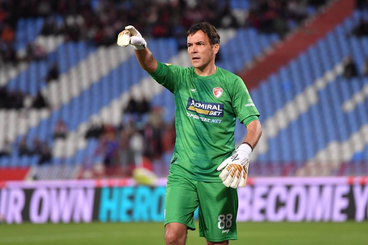 Vladimir Stojković na meču Crvene zvezde i Radničkog iz Kragujevca