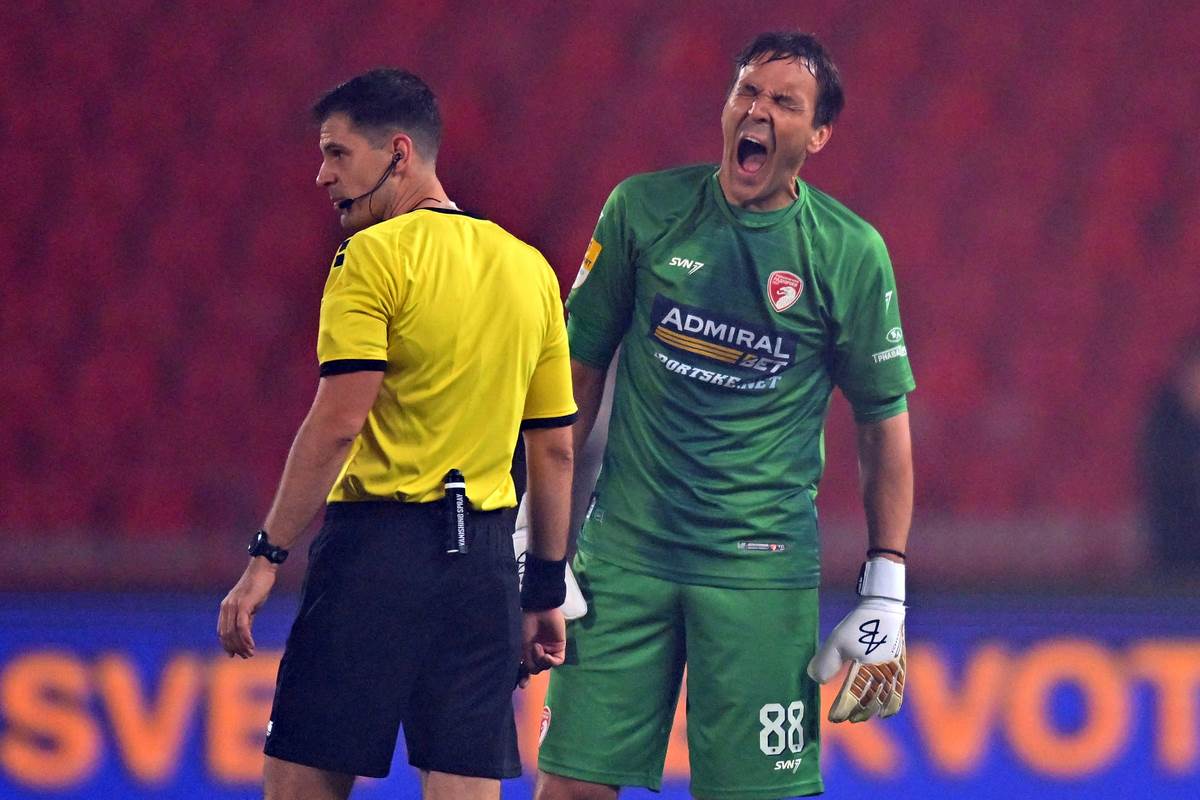 Vladimira Stojkovića gađali topovskim udarima na meču Zvezda Radnički