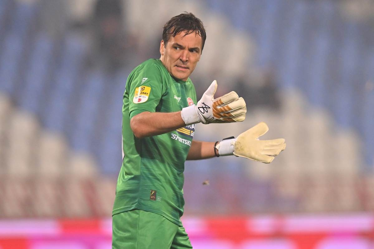 Vladimira Stojkovića gađali topovskim udarima na meču Zvezda Radnički