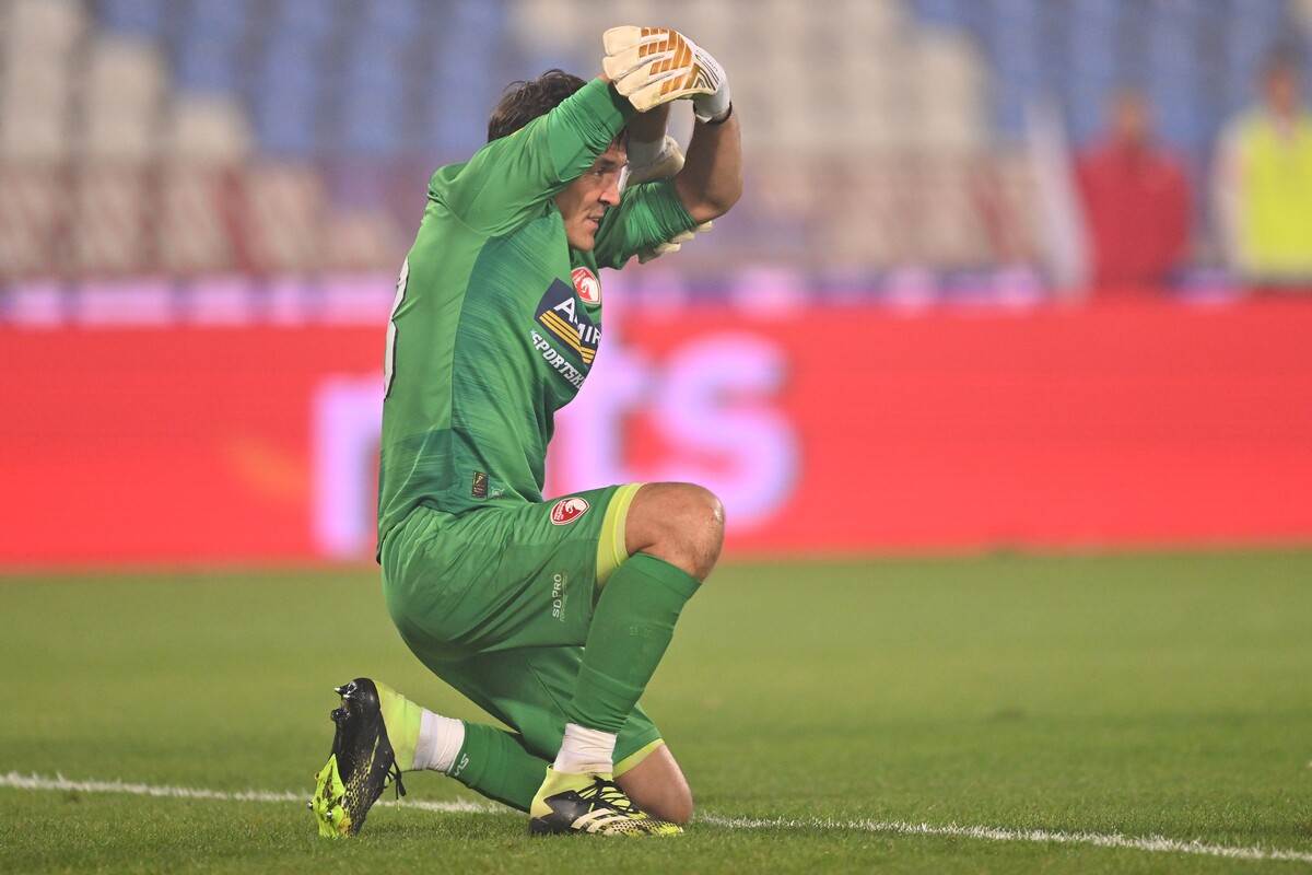 Vladimira Stojkovića gađali topovskim udarima na meču Zvezda Radnički