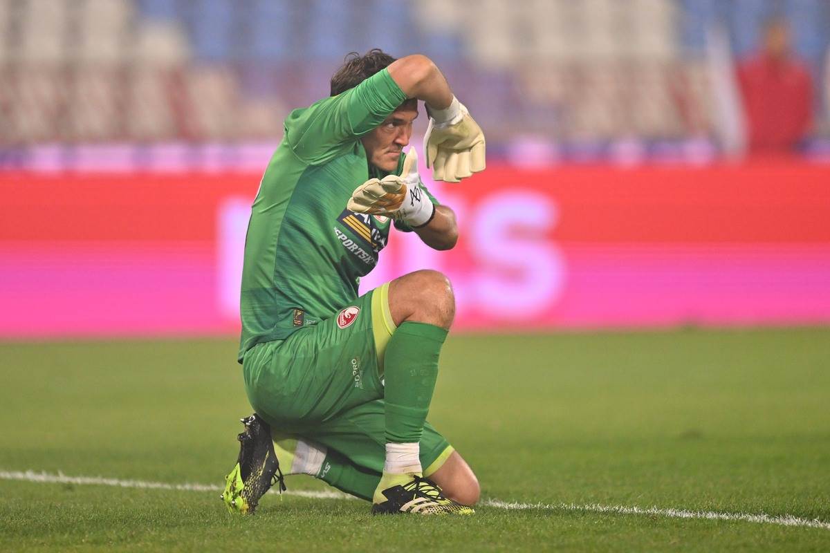 Vladimira Stojkovića gađali topovskim udarima na meču Zvezda Radnički